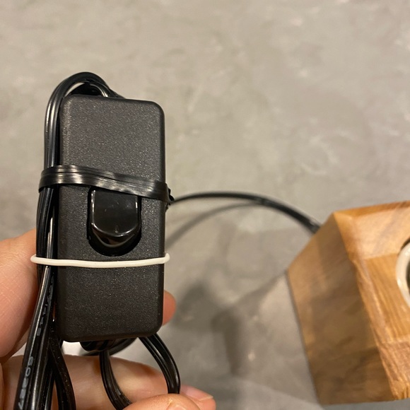 Solar Corona LED Light Bulb In Wooden Base Toggle Power Switch Ambient Lighting - Picture 11 of 12